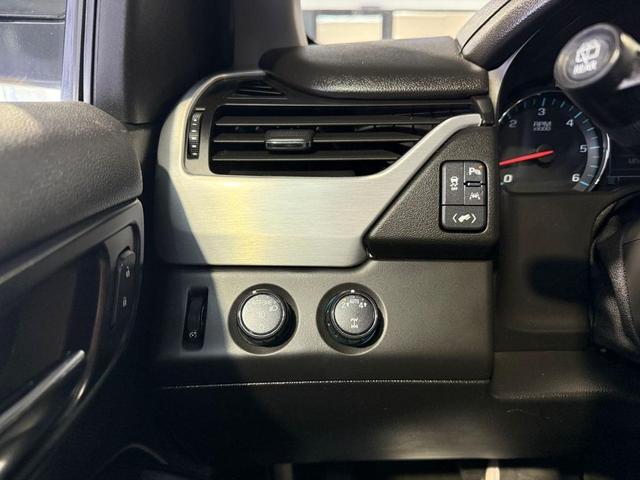 Photo of 2018 White Frost Tricoat GMC Yukon