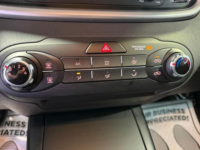 Photo of 2017 Titanium Silver Kia Sorento