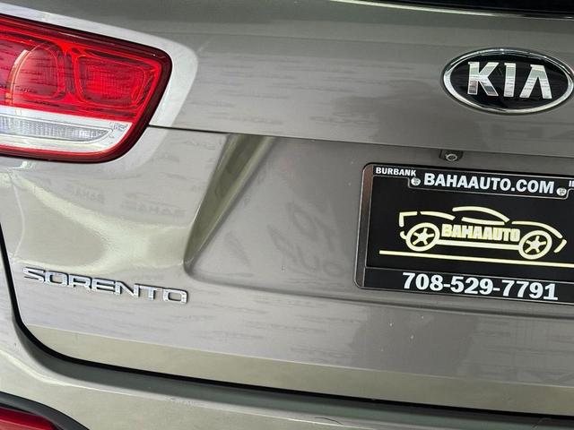 Photo of 2017 Titanium Silver Kia Sorento