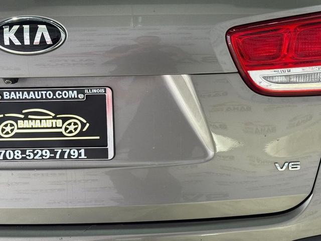 Photo of 2017 Titanium Silver Kia Sorento