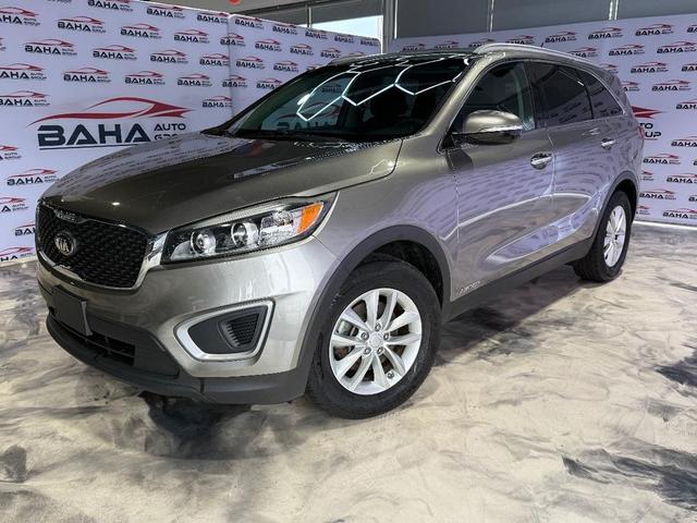 Photo of 2017 Titanium Silver Kia Sorento