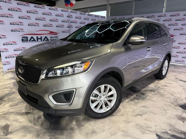 Photo of 2017 Titanium Silver Kia Sorento