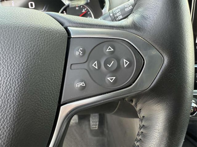 Photo of 2022 Iridescent Pearl Tricoat Chevrolet Traverse