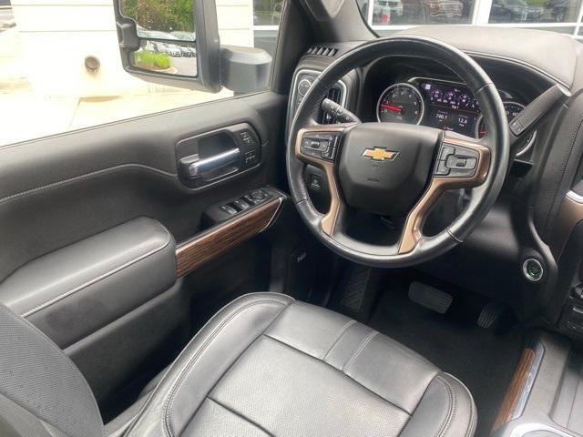 Photo of 2022 Iridescent Pearl Tricoat Chevrolet Silverado 2500