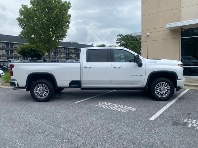 Photo of 2022 Iridescent Pearl Tricoat Chevrolet Silverado 2500