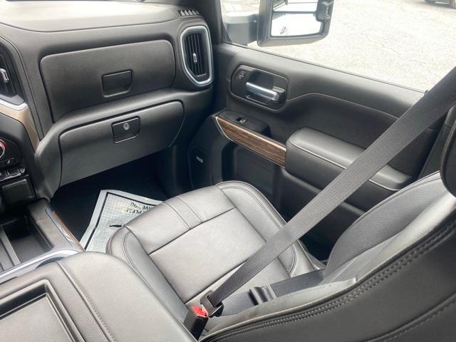 Photo of 2022 Iridescent Pearl Tricoat Chevrolet Silverado 2500