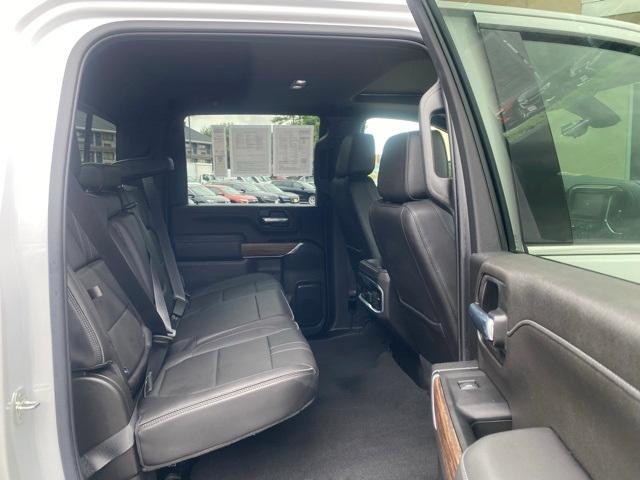 Photo of 2022 Iridescent Pearl Tricoat Chevrolet Silverado 2500