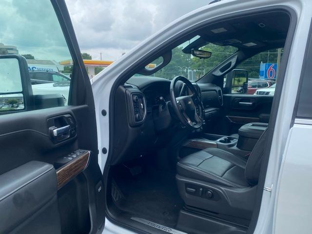 Photo of 2022 Iridescent Pearl Tricoat Chevrolet Silverado 2500
