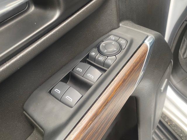 Photo of 2022 Iridescent Pearl Tricoat Chevrolet Silverado 2500