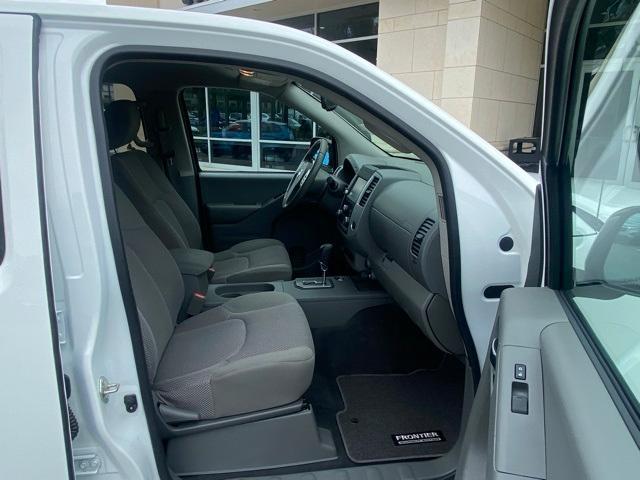 Photo of 2020 Glacier White Nissan Frontier