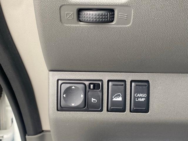 Photo of 2020 Glacier White Nissan Frontier