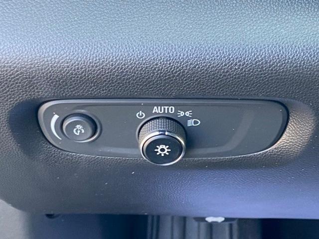 Photo of 2023 Blue Metallic Chevrolet Traverse