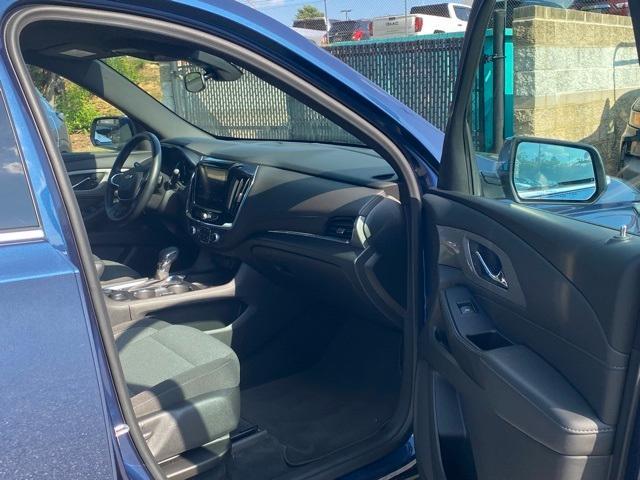 Photo of 2023 Blue Metallic Chevrolet Traverse
