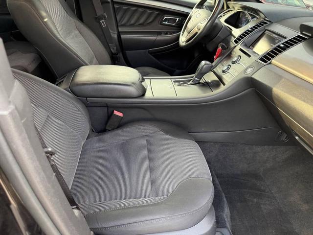 Photo of 2013 Tuxedo Black Metallic Ford Taurus