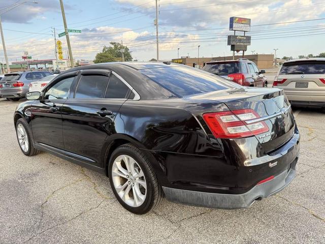 Photo of 2013 Tuxedo Black Metallic Ford Taurus