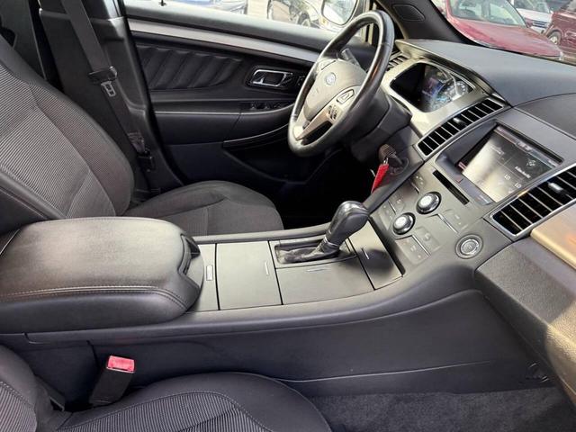 Photo of 2013 Tuxedo Black Metallic Ford Taurus