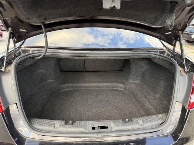 Photo of 2013 Tuxedo Black Metallic Ford Taurus