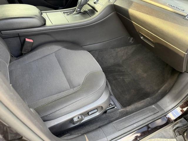 Photo of 2013 Tuxedo Black Metallic Ford Taurus