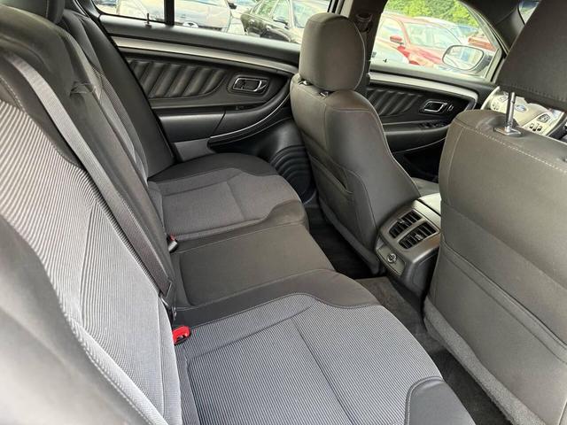 Photo of 2013 Tuxedo Black Metallic Ford Taurus