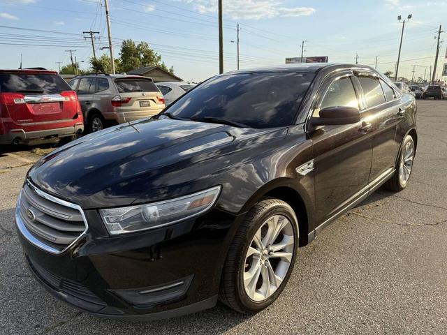 Photo of 2013 Tuxedo Black Metallic Ford Taurus