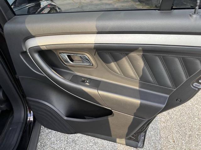 Photo of 2013 Tuxedo Black Metallic Ford Taurus