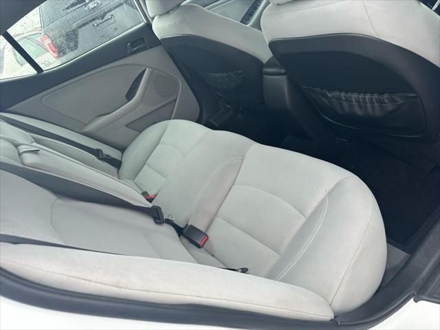 Photo of 2015 Snow White Pearl Kia Optima