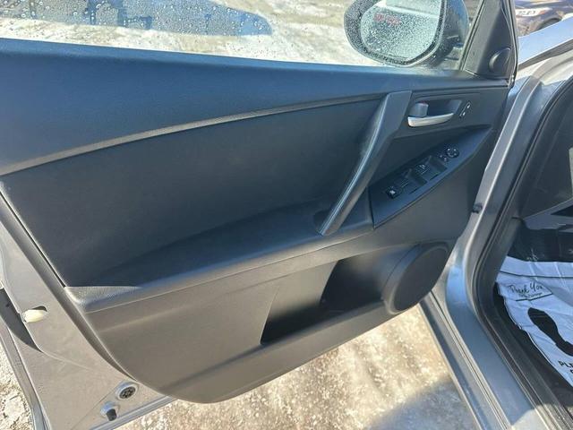 Photo of 2012 Liquid Silver Metallic Mazda Mazda3