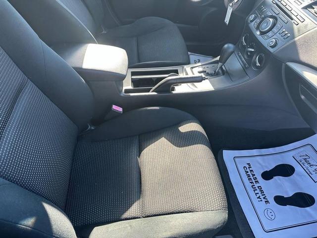 Photo of 2012 Liquid Silver Metallic Mazda Mazda3