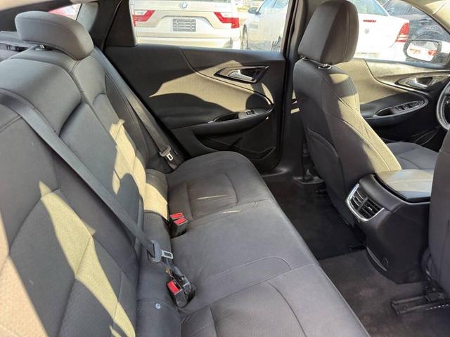 Photo of 2016 Silver Ice Metallic Chevrolet Malibu