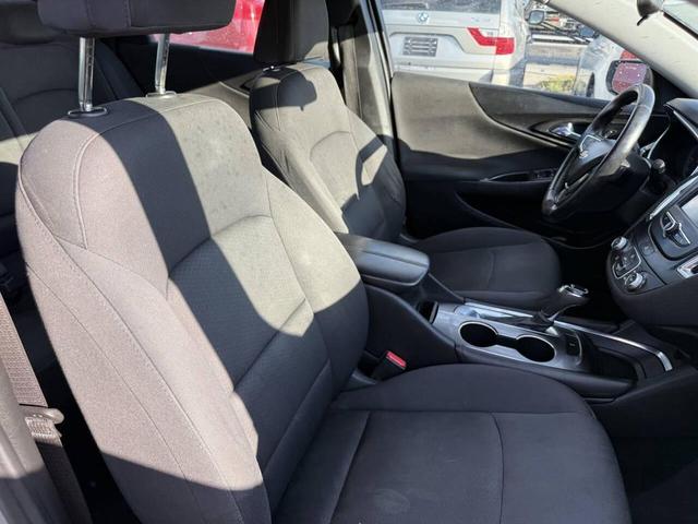 Photo of 2016 Silver Ice Metallic Chevrolet Malibu
