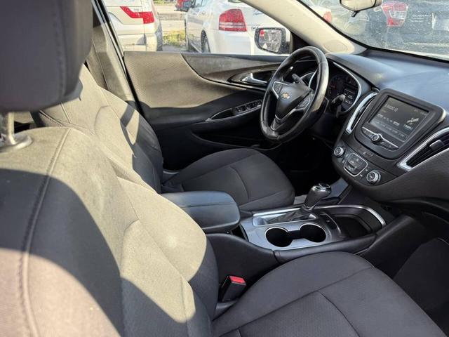 Photo of 2016 Silver Ice Metallic Chevrolet Malibu