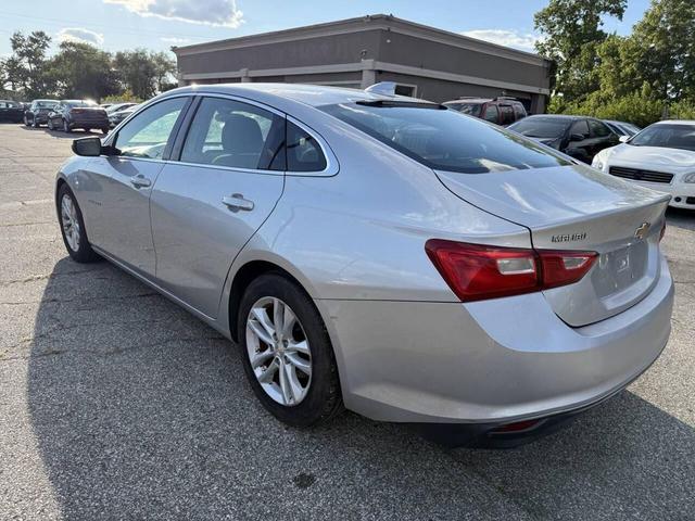 Photo of 2016 Silver Ice Metallic Chevrolet Malibu