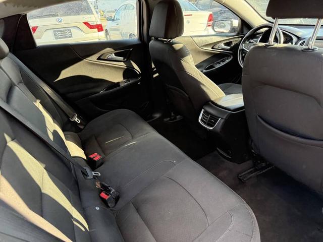 Photo of 2016 Silver Ice Metallic Chevrolet Malibu