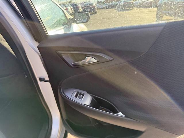 Photo of 2016 Silver Ice Metallic Chevrolet Malibu