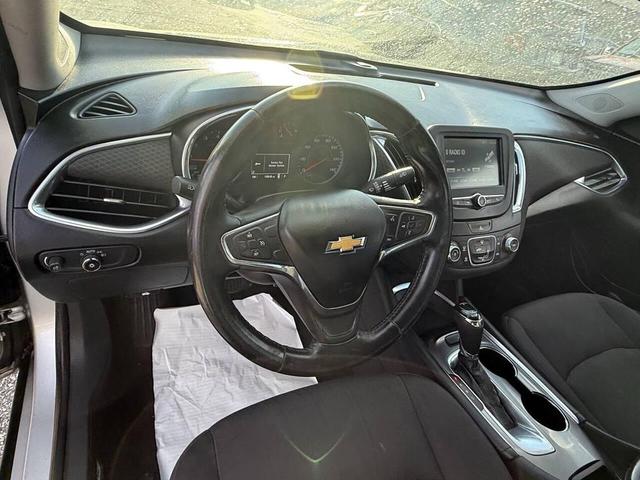 Photo of 2016 Silver Ice Metallic Chevrolet Malibu