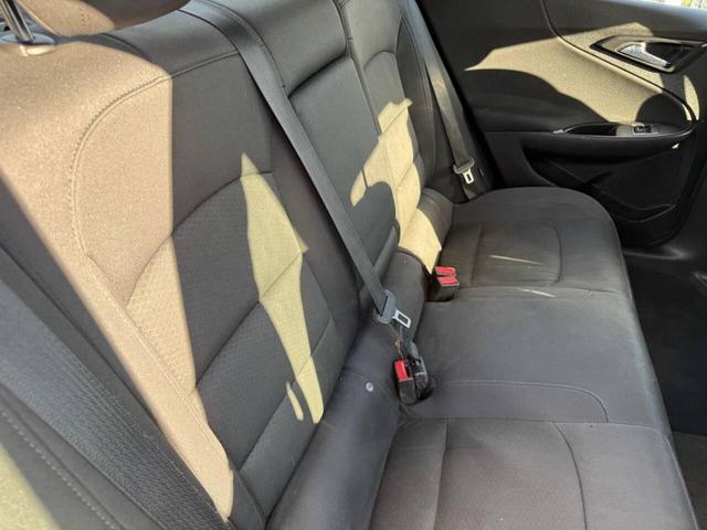 Photo of 2016 Silver Ice Metallic Chevrolet Malibu