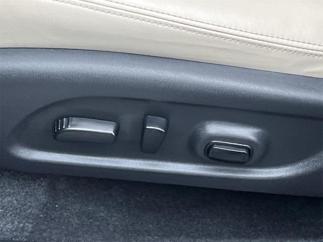 Photo of 2023 Deep Ocean Blue Nissan Murano