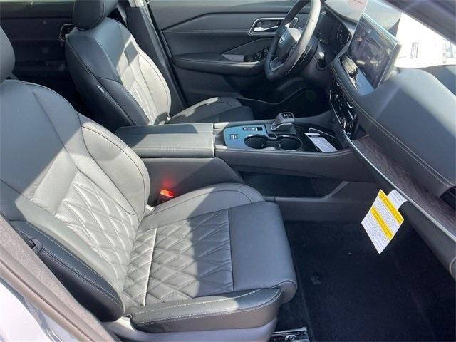 Photo of 2025 Boulder Gray Metallic Nissan Rogue