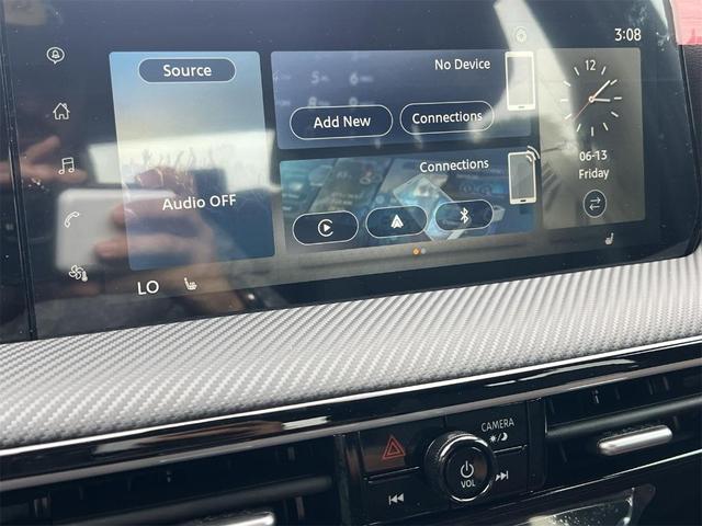 Photo of 2025 Super Black Nissan Kicks