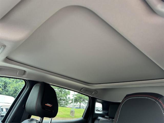 Photo of 2025 Super Black Nissan Kicks