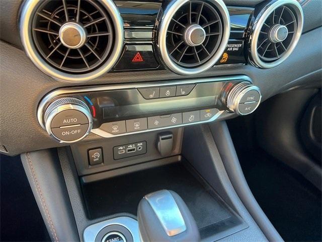 Photo of 2025 White Nissan Sentra