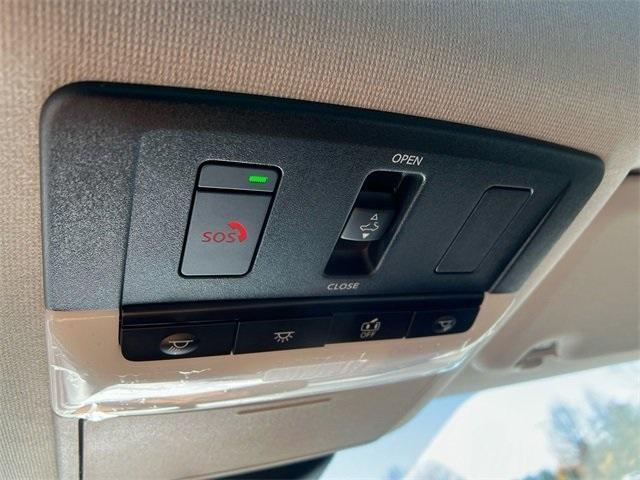 Photo of 2025 White Nissan Sentra