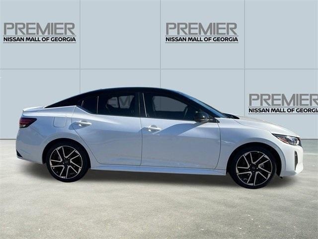Photo of 2025 White Nissan Sentra