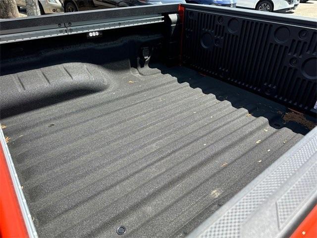 Photo of 2025 Afterburn Orang Nissan Frontier