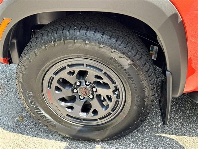 Photo of 2025 Afterburn Orang Nissan Frontier