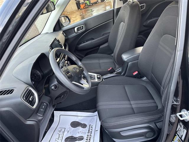 Photo of 2020 Black Noir Pearl Hyundai VENUE