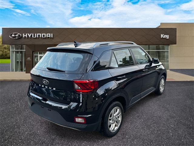 Photo of 2020 Black Noir Pearl Hyundai VENUE