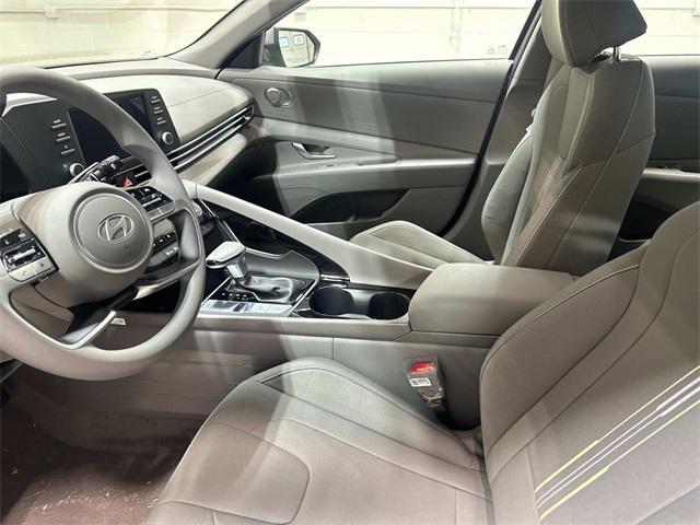 Photo of 2025 Fluid Metal Hyundai ELANTRA HEV