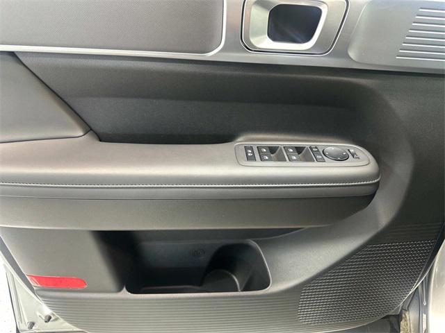 Photo of 2024 Shimmering Silver Pearl Hyundai SANTA FE