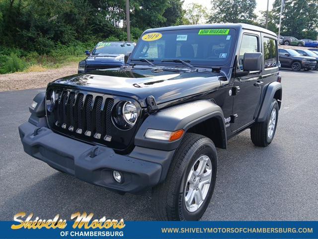 Photo of 2019 Black Clearcoat Jeep Wrangler